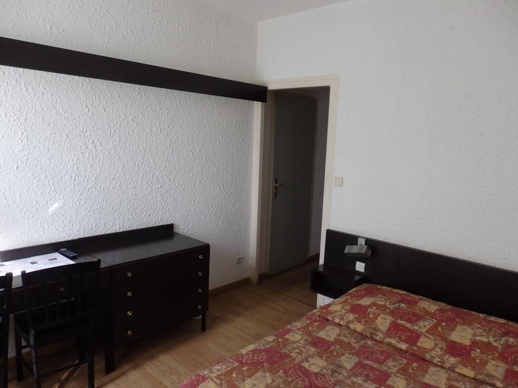 Servhotel Morestel Luaran gambar