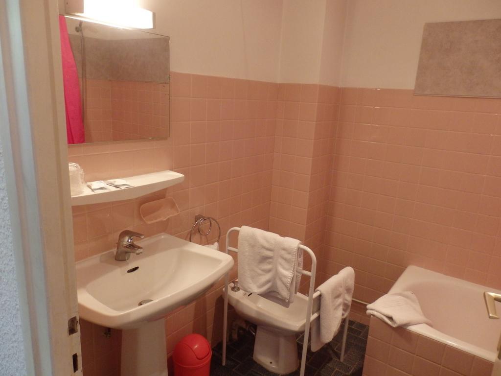 Servhotel Morestel Bilik gambar