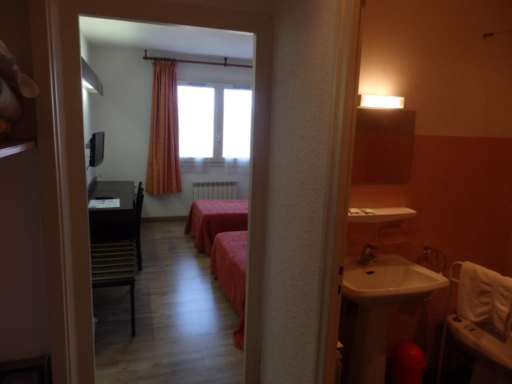 Servhotel Morestel Luaran gambar