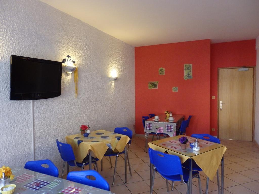 Servhotel Morestel Luaran gambar
