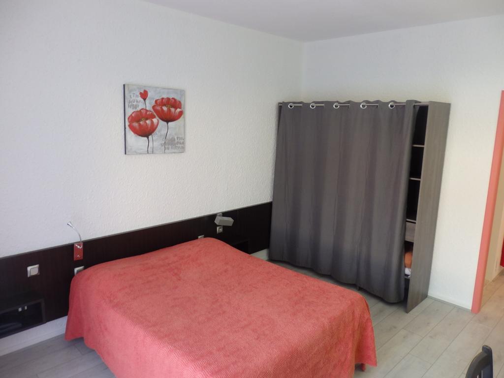 Servhotel Morestel Luaran gambar