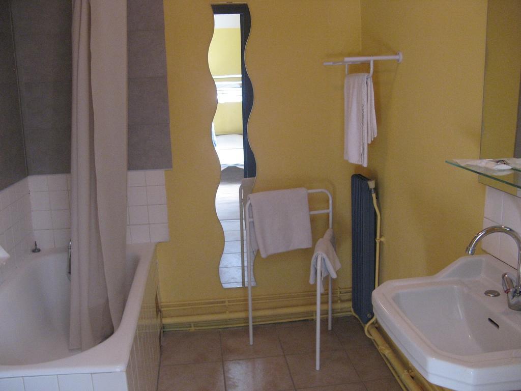 Servhotel Morestel Luaran gambar